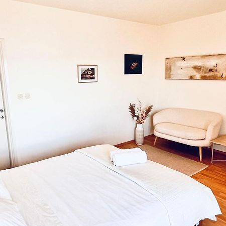 Beach Apartment w Sea Views, 3x Big Rooms w En-Suites Šibenik Exterior foto