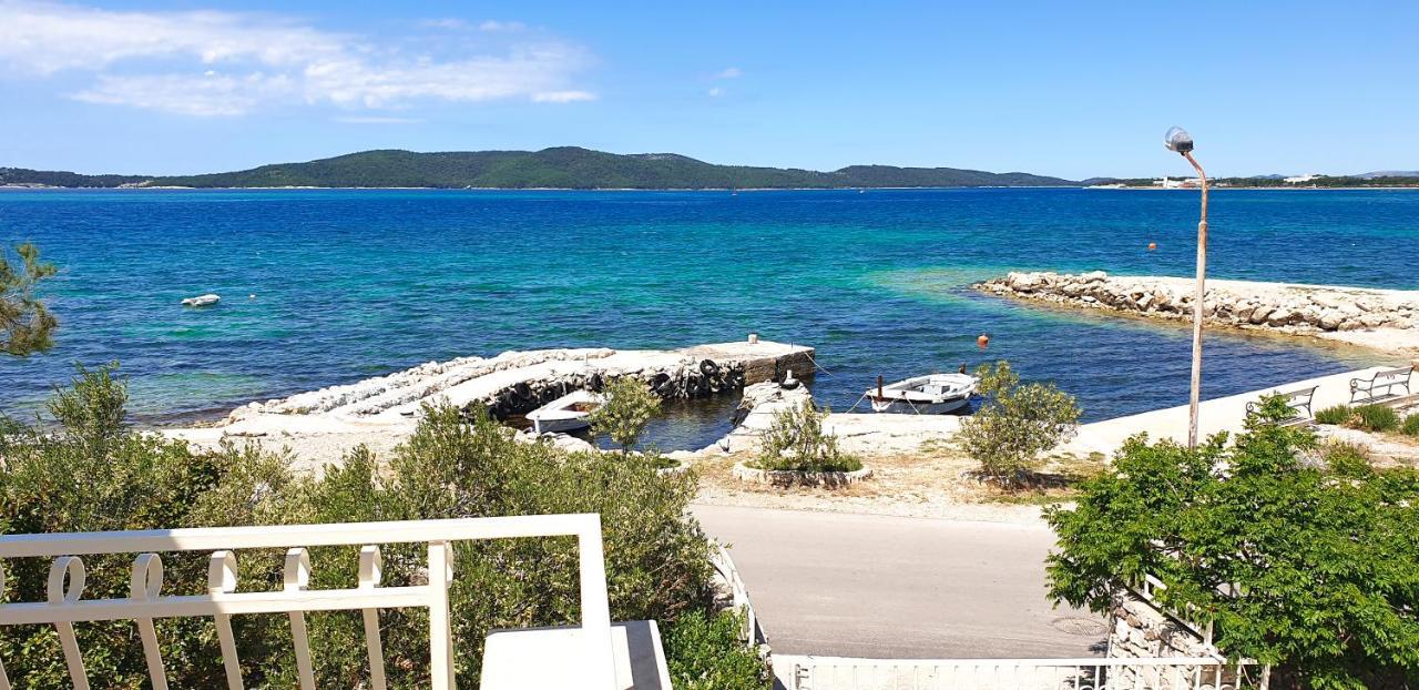Beach Apartment w Sea Views, 3x Big Rooms w En-Suites Šibenik Exterior foto
