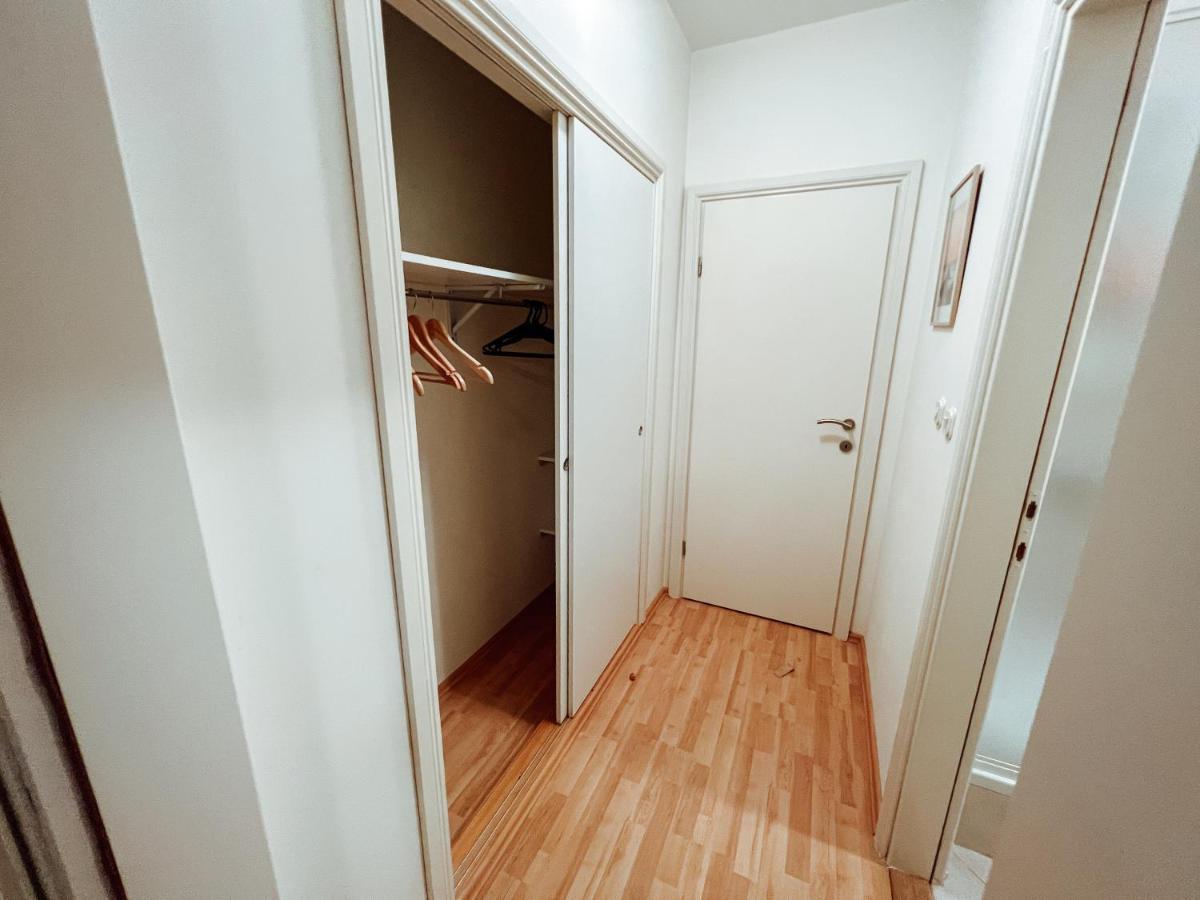 Beach Apartment w Sea Views, 3x Big Rooms w En-Suites Šibenik Exterior foto