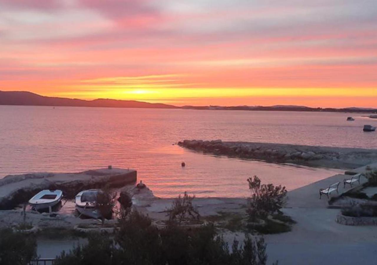 Beach Apartment w Sea Views, 3x Big Rooms w En-Suites Šibenik Exterior foto