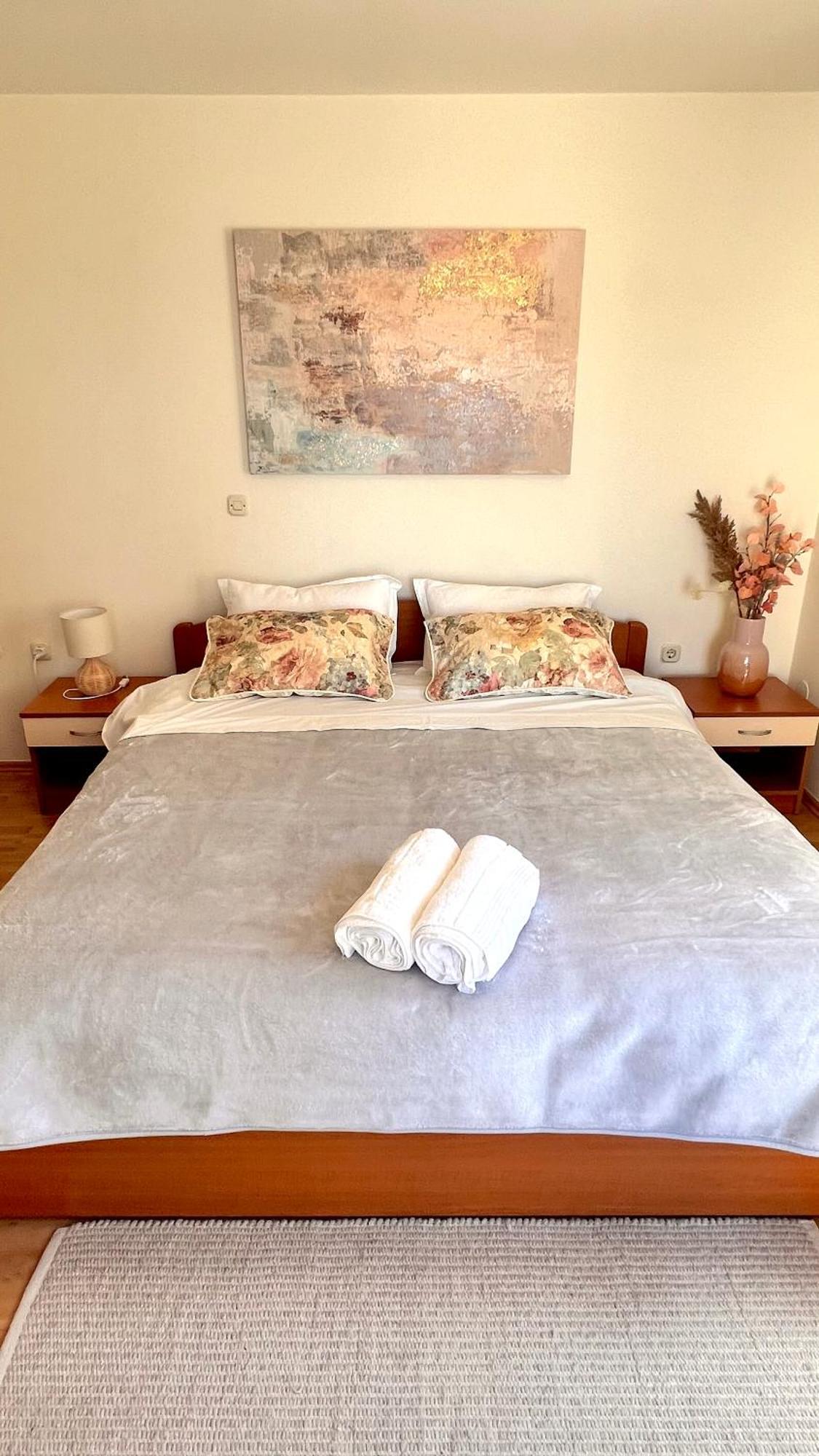 Beach Apartment w Sea Views, 3x Big Rooms w En-Suites Šibenik Exterior foto